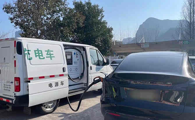 大东区汽车搭电